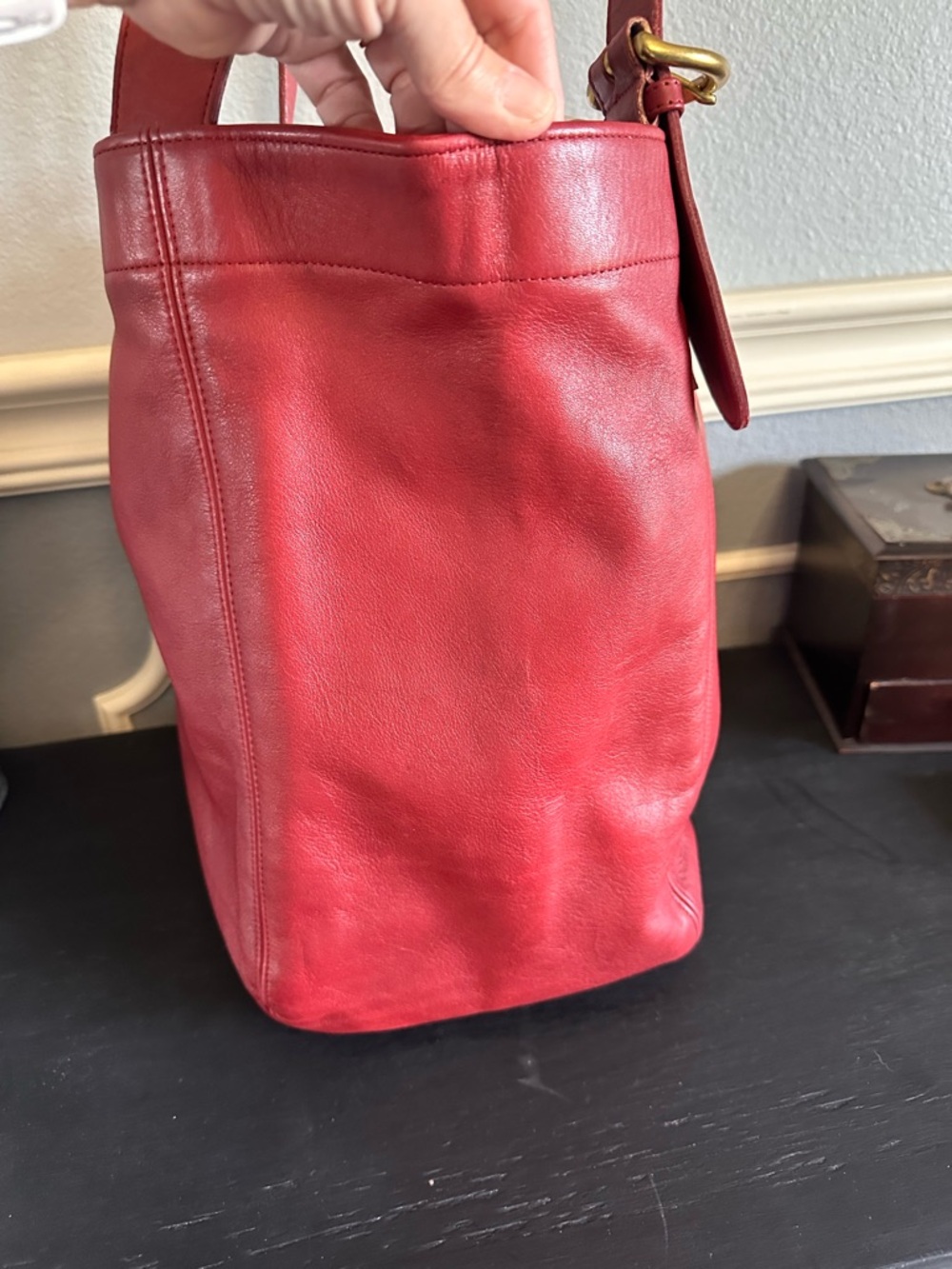 Coach Vintage Red All Leather Large Duffle #4082 with goldtone hardware - Picture 3 of 13